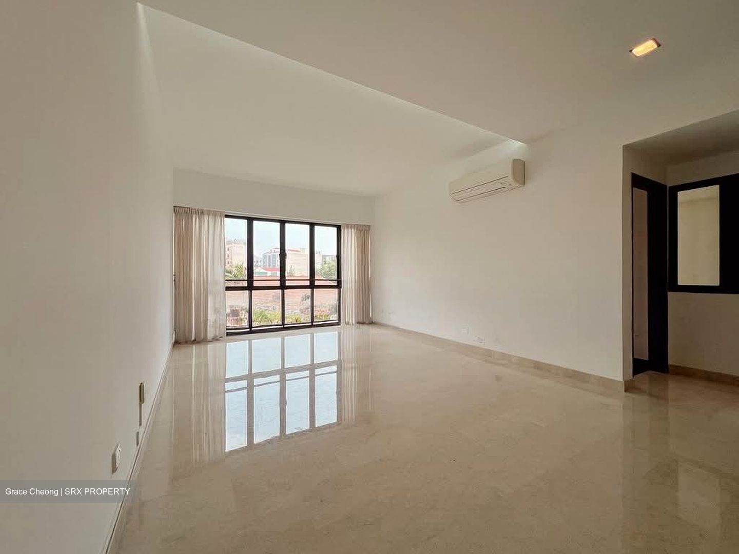 Simsville (D14), Condominium #556761551